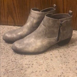 New Arizona Booties - Size 9